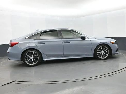 Used 2024 Honda Civic Touring image 4