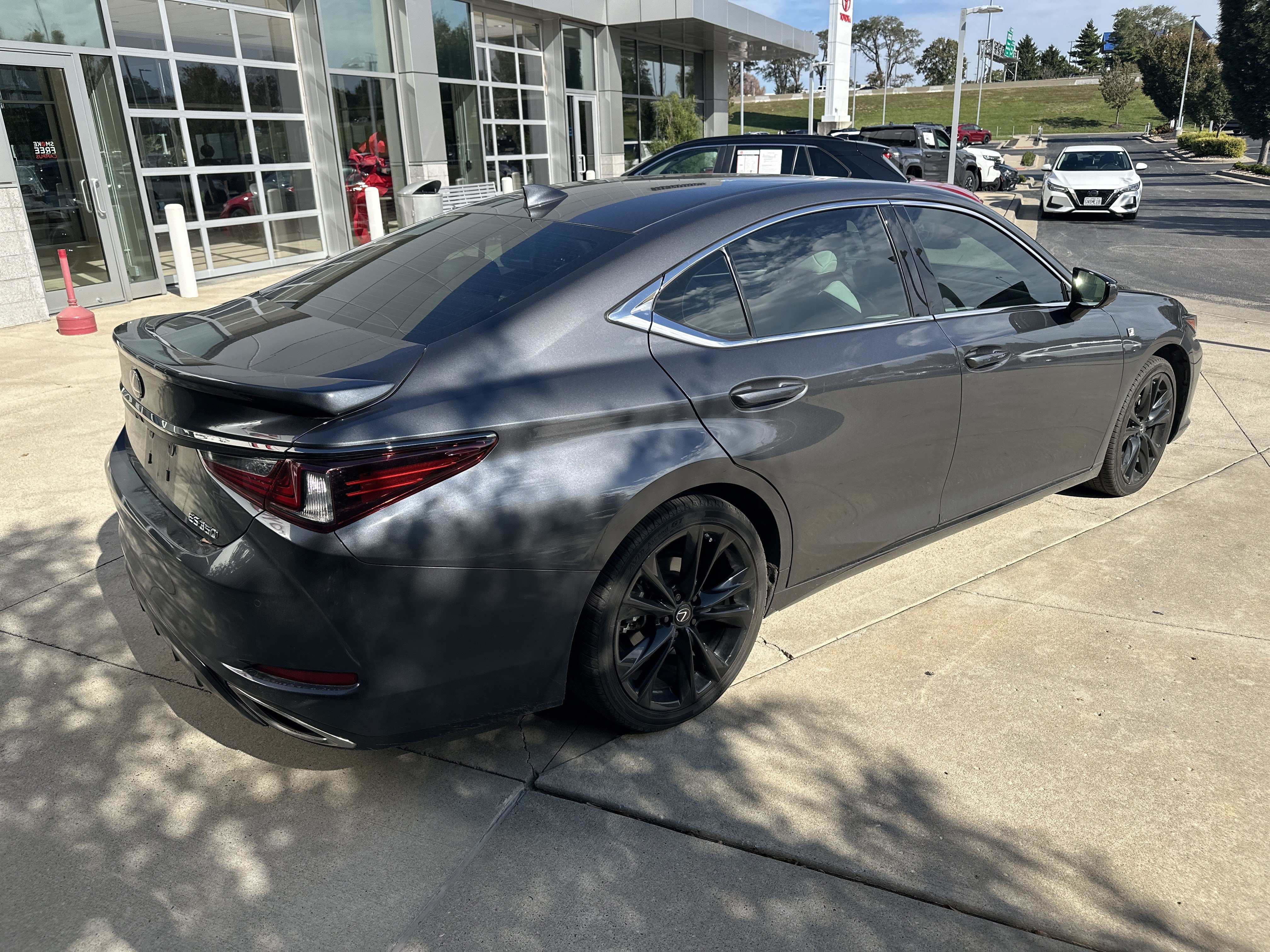 Used 2024 Lexus ES 350 F Sport w/ Accessory Package (Z2) FWD image 6