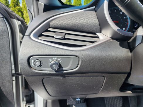 Used 2021 Chevrolet Malibu LS image 24