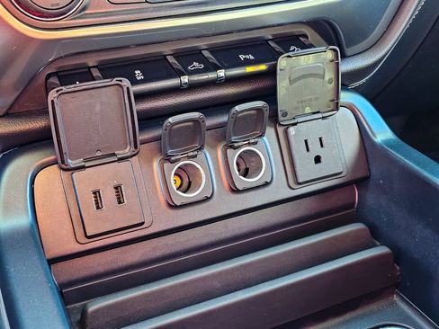 Used 2017 Chevrolet Silverado 1500 LTZ Z71 w/ LTZ Plus Package image 28