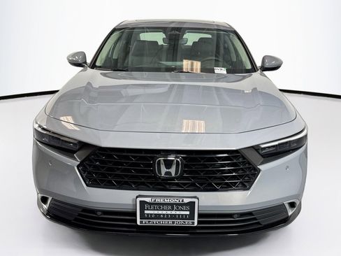Used 2025 Honda Accord Touring image 2