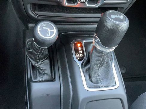 Used 2024 Jeep Wrangler Sport S image 29