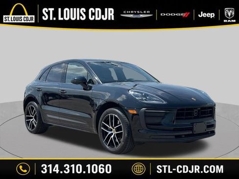 Used 2024 Porsche Macan AWD/4WD image 1