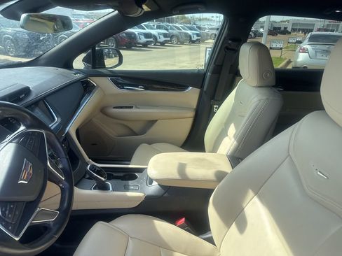 Used 2018 Cadillac XT5 Base image 38