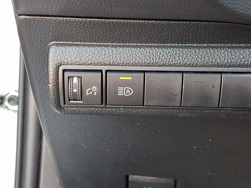 Used 2022 Toyota Corolla SE FWD image 25