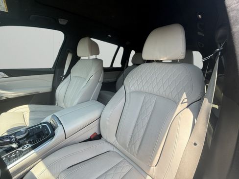 Used 2020 BMW X7 M50i AWD/4WD image 10