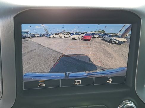 Used 2022 GMC Sierra 1500 SLT w/ SLT Premium Plus Package AWD/4WD image 18