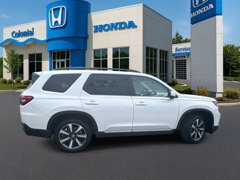 Used 2025 Honda Pilot Elite image 6