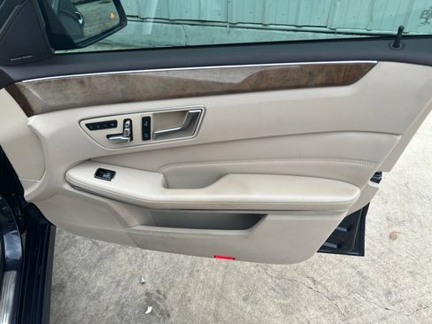 Used 2014 Mercedes-Benz E 350 Sedan image 17
