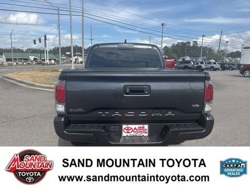 Used 2022 Toyota Tacoma TRD Off-Road w/ Technology Package image 5