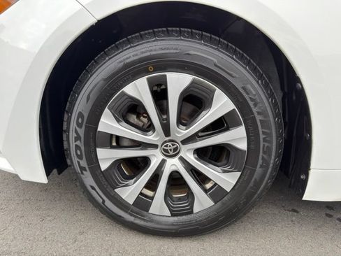 Used 2022 Toyota Corolla LE FWD image 28