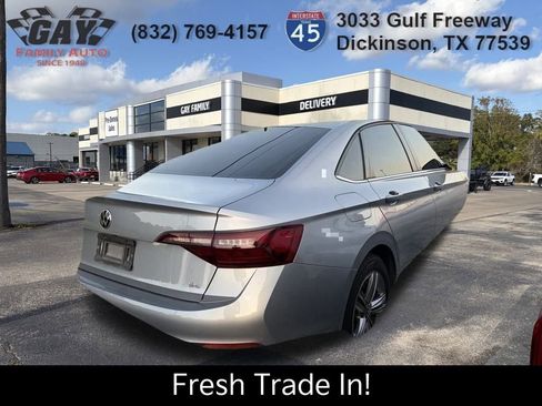 Used 2022 Volkswagen Jetta SE image 4