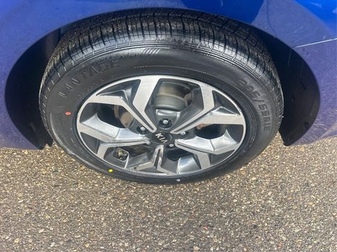 Used 2019 Kia Forte LXS image 17