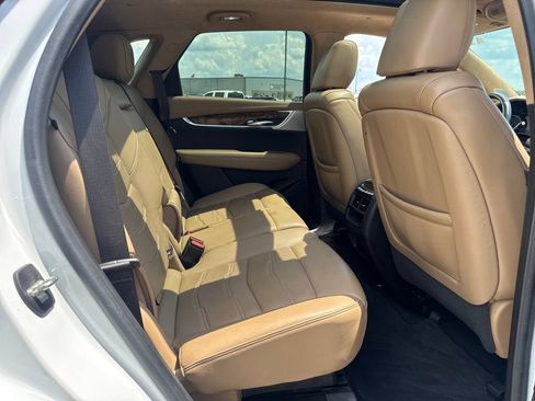 Used 2021 Cadillac XT5 Premium Luxury w/ Platinum Package FWD image 14