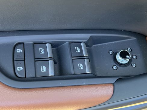 Used 2023 Audi Q5 2.0T Premium w/ Convenience Package image 15