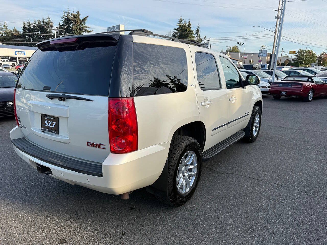 Used 2012 GMC Yukon SLT w/ SLT-2 Equipment Package AWD/4WD image 4