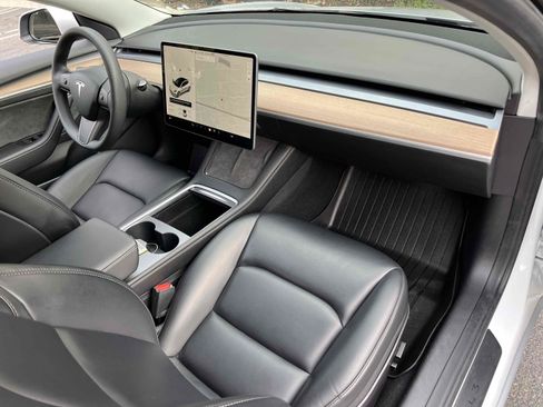Used 2021 Tesla Model 3 Long Range AWD/4WD image 27