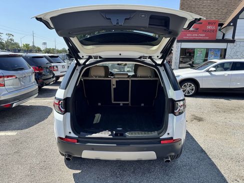 Used 2018 Land Rover Discovery Sport HSE image 4