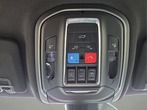 New 2026 Jeep Grand Cherokee Limited w/ Luxury Tech Group II AWD/4WD image 21