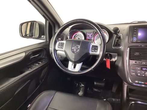 Used 2019 Dodge Grand Caravan GT image 14