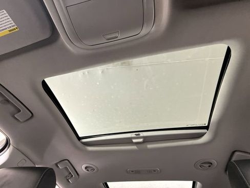 Used 2021 GMC Acadia SLT w/ Premium Package image 29