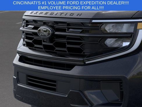 New 2026 Ford Expedition Max Platinum w/ Stealth Performance Package AWD/4WD image 17