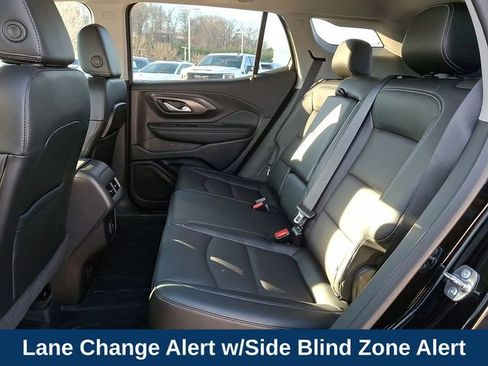 Used 2024 GMC Terrain SLT w/ Infotainment Package II image 11