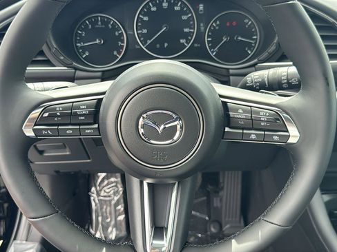 New 2026 MAZDA MAZDA3 Hatchback w/Premium Plus Pkg image 11