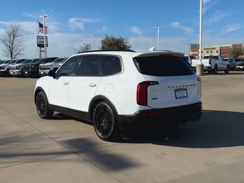 Used 2022 Kia Telluride SX w/ SX Prestige Package image 7