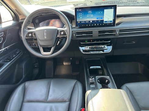 Certified 2026 Lincoln Corsair Reserve w/ Rear Removable Package Tray FWD image 29