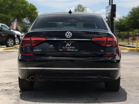 Used 2017 Volkswagen Passat 1.8T R-Line FWD image 10