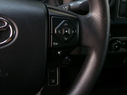 Used 2018 Toyota Tacoma SR w/ SR Convenience Package RWD image 33