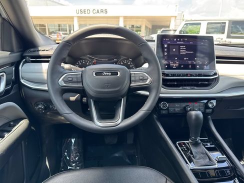 Certified 2024 Jeep Compass Limited AWD/4WD image 16