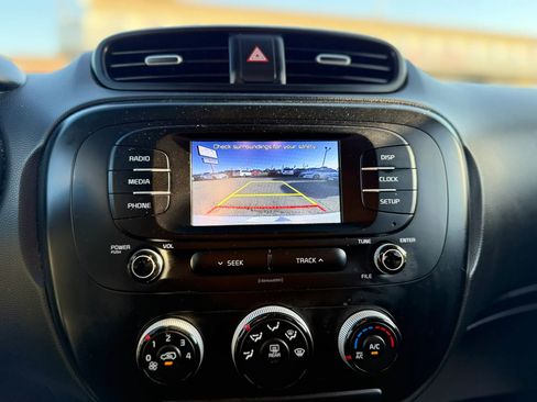 Used 2019 Kia Soul FWD image 24