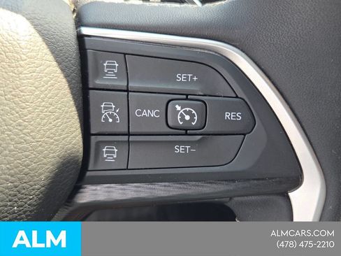 Used 2023 Jeep Grand Cherokee Altitude RWD image 27