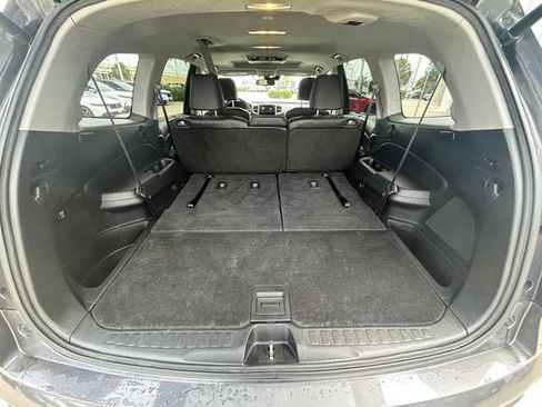 Certified 2018 Honda Pilot Touring image 6