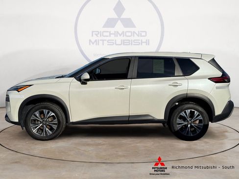 Used 2023 Nissan Rogue SV image 6