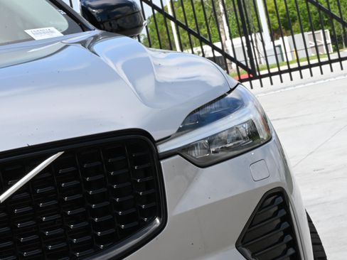 Used 2024 Volvo XC60 B5 Plus AWD/4WD image 10