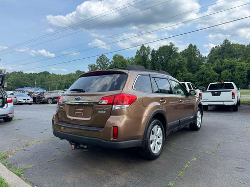 Used 2011 Subaru Outback 2.5i Premium AWD/4WD image 5