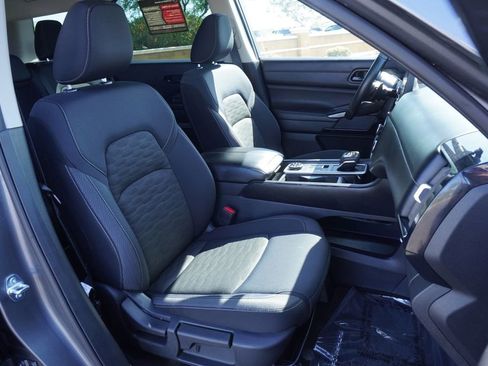 Certified 2025 Nissan Pathfinder SV AWD/4WD image 13