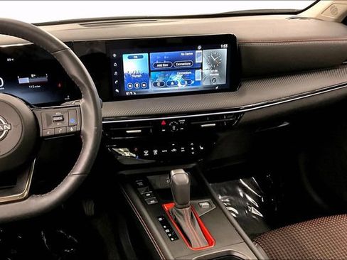 Used 2025 Nissan Kicks SR w/ SR Premium Package FWD image 7