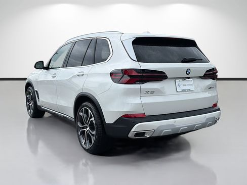 New 2026 BMW X5 xDrive40i w/ Premium Package AWD/4WD image 5