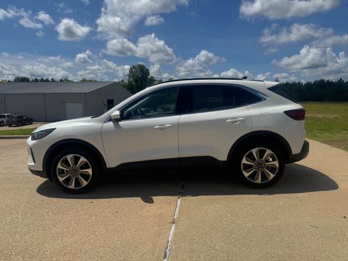 Used 2024 Ford Escape Platinum image 7