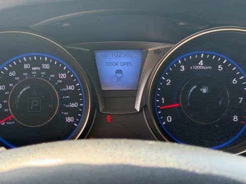 Used 2015 Hyundai Genesis 3.8 RWD image 19