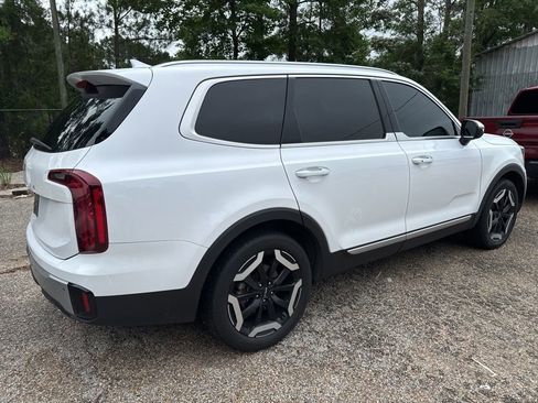 Used 2024 Kia Telluride S w/ S Sunroof Package FWD image 3