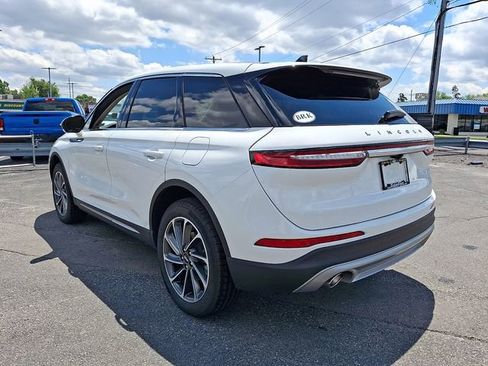 Used 2023 Lincoln Corsair AWD w/ Equipment Group 101A image 4