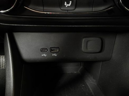 Used 2025 Buick Encore GX Preferred FWD image 23