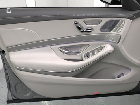 Used 2015 Mercedes-Benz S 550 Sedan image 36