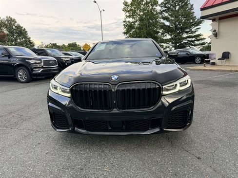 Used 2021 BMW 750i xDrive w/ Executive Package AWD/4WD image 2