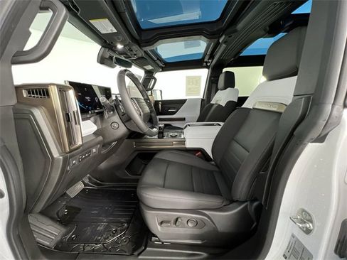 Used 2024 GMC Hummer EV 2X w/ Extreme Off-Road Package image 20
